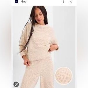 The Gap Micro-fleece P J Top